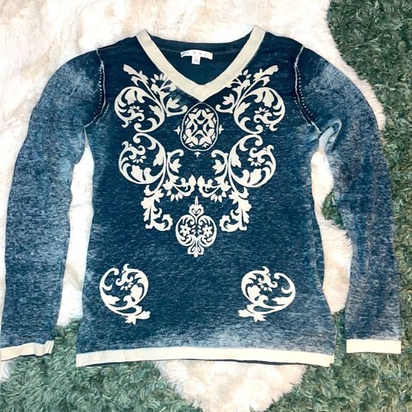 CAbi #261 Blue & Cream Damask V-Neck Long Sleeve Blouse Top Sz L - Picture 3 of 7